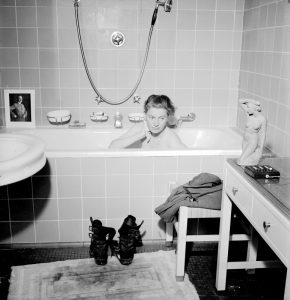 Lee Miller in Adolf Hitler’s personal bathtub 1945 © David Sherman